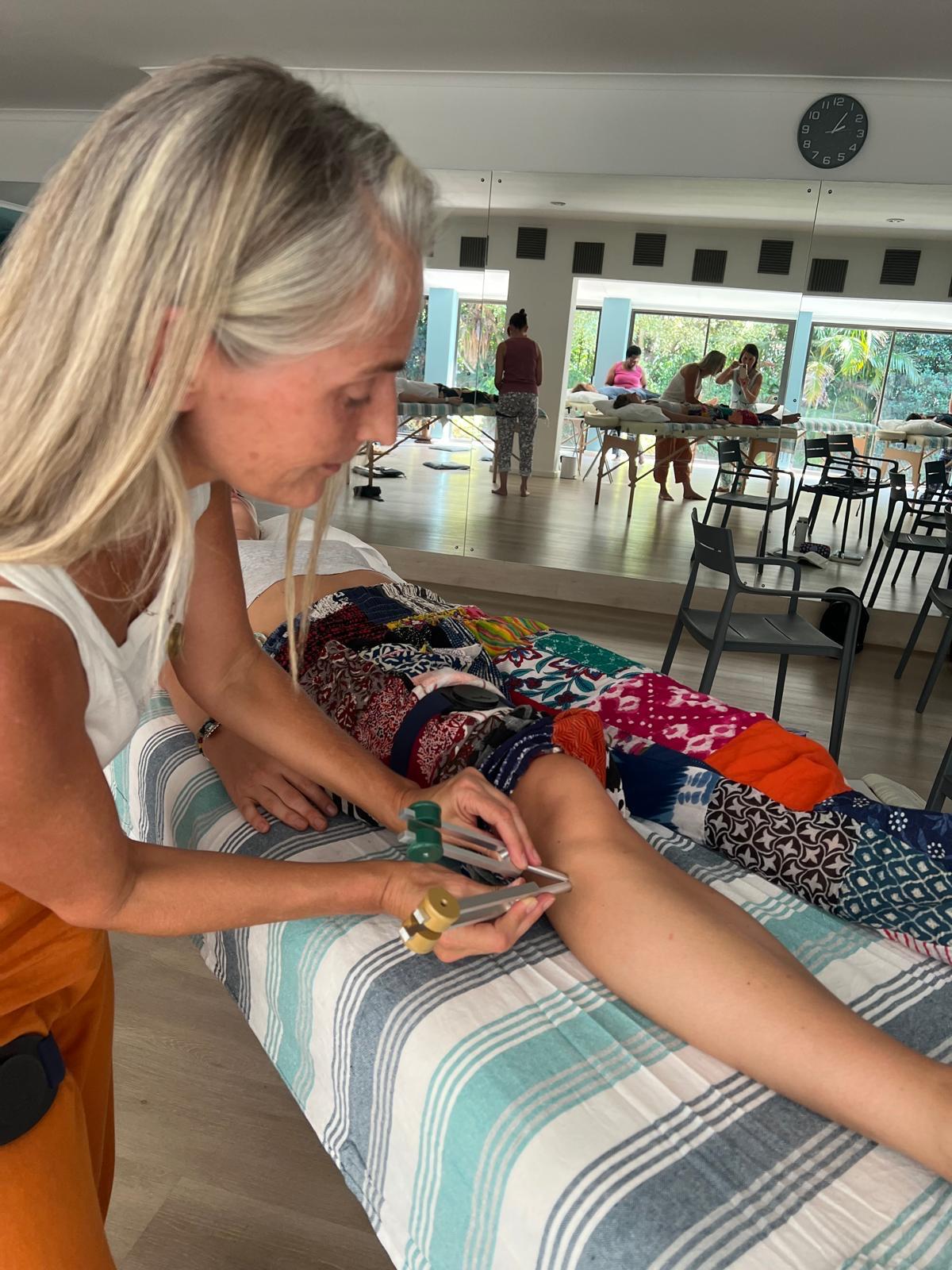 Applying tuning forks to knee points